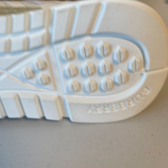 Burberry Women's LF Union sneakers Low top Athletic shoes sneakers, Sz 37 & 40 - Picture 11 of 12